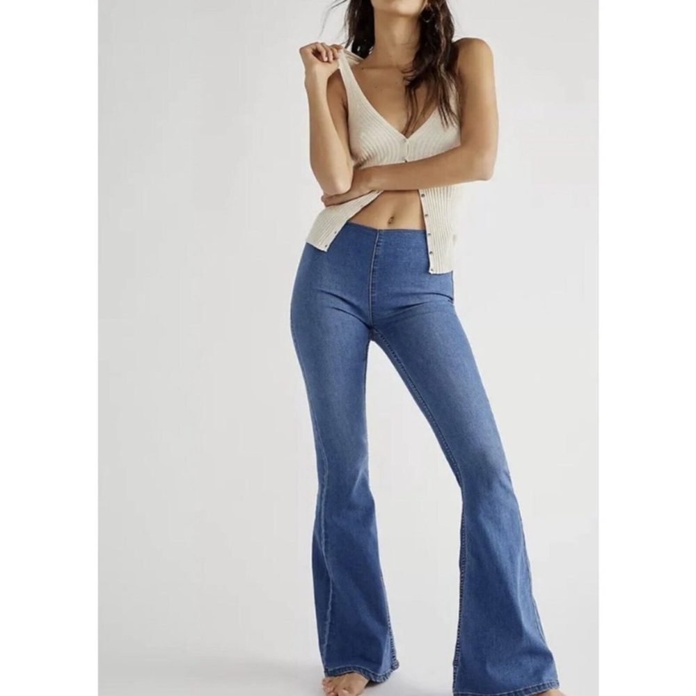 Free People Penny Pull On Stretchy great Pull On Flare pants - Picture 1 of 16